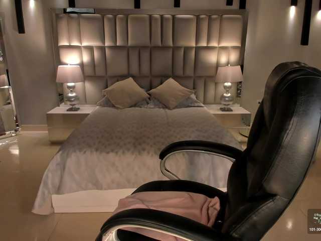 MiaFarrell live cam on BongaCams
