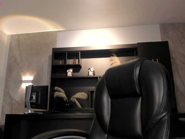MiaFarrell live cam preview