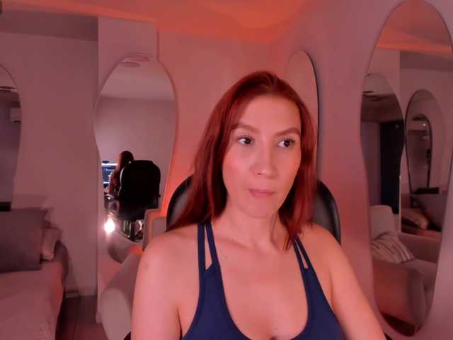 MiaFarrell live cam on UnifiedCams
