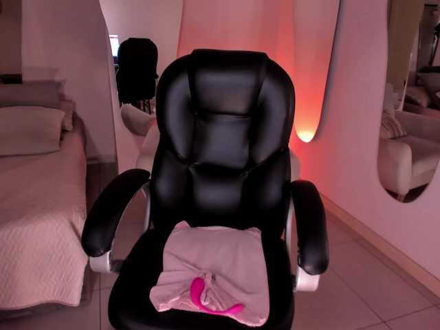 MiaFarrell live cam on BongaCams
