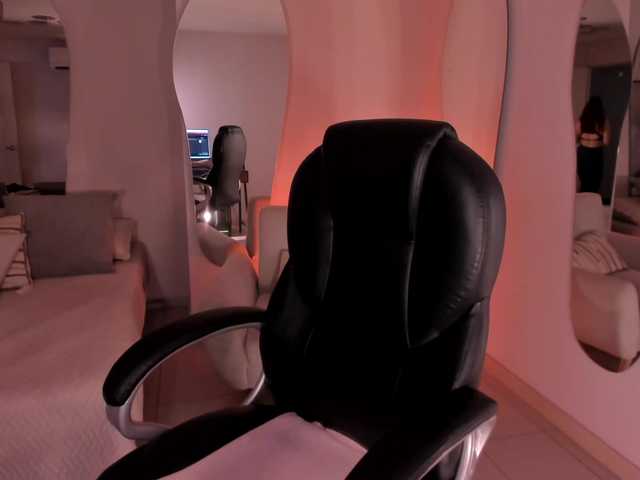 MiaFarrell live cam on UnifiedCams