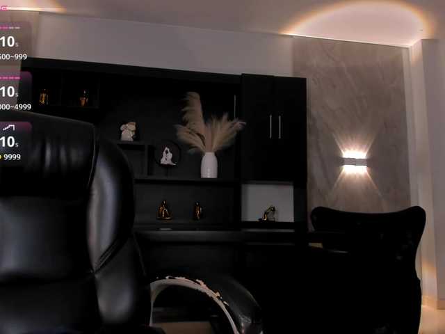 MiaFarrell live cam preview