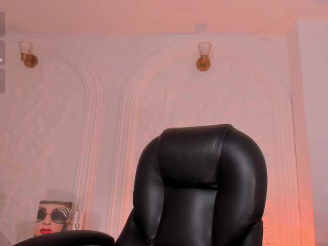 MiaFarrell Live Cam on BongaCams