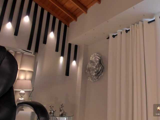 MiaFarrell live cam on BongaCams