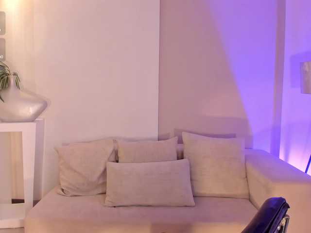 MiaFarrell live cam on BongaCams