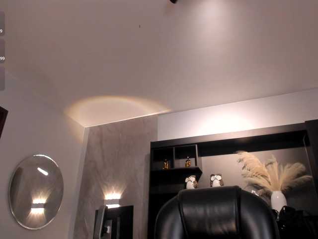 MiaFarrell live cam preview