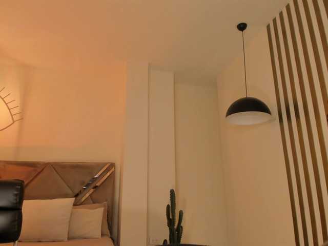 MiaFarrell's BongaCams show and profile