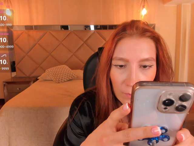 MiaFarrell live cam on BongaCams