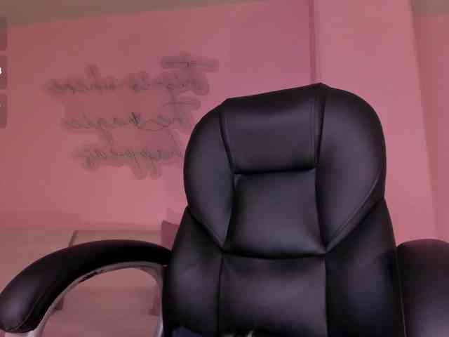 MiaFarrell webcam