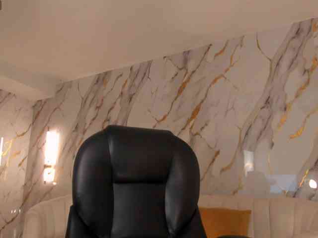 MiaFarrell webcam
