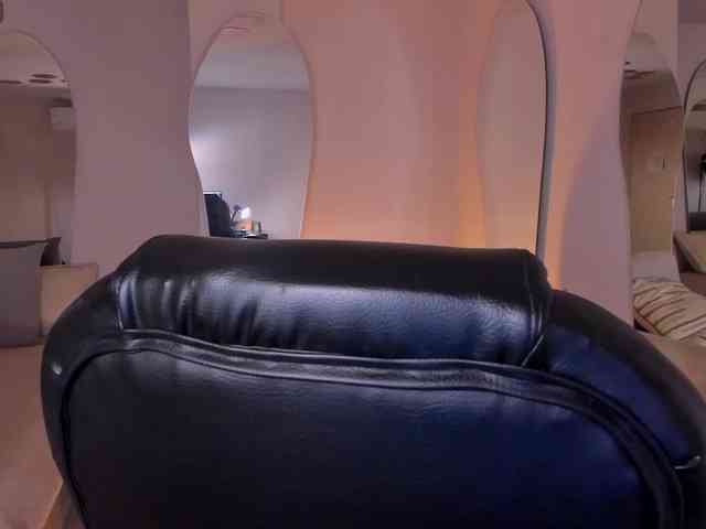 MiaFarrell webcam
