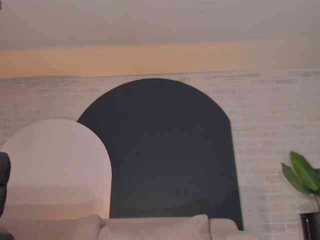 MiaFarrell webcam