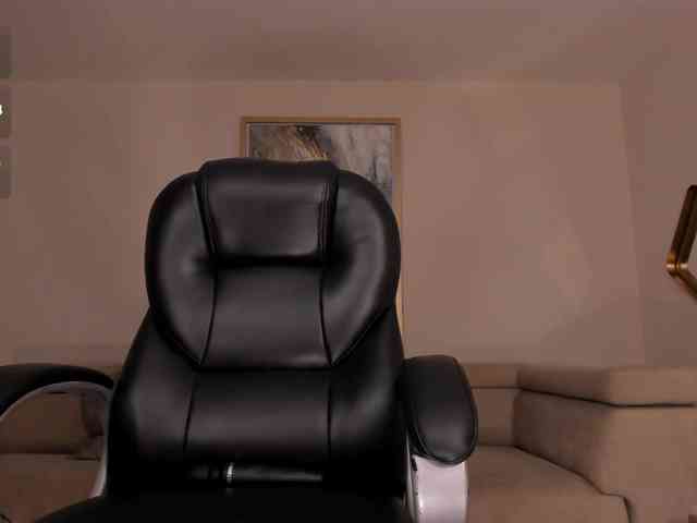 MiaFarrell webcam