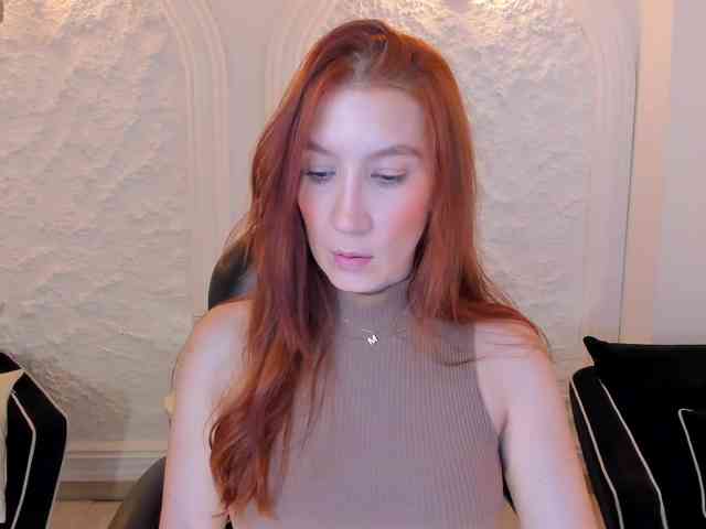 MiaFarrell webcam