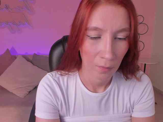 MiaFarrell webcam