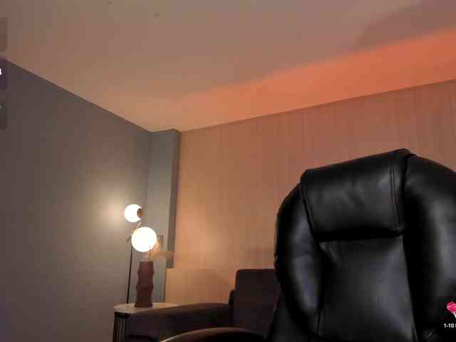 MiaFarrell webcam