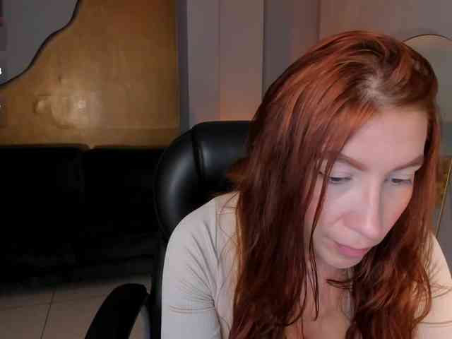 MiaFarrell webcam