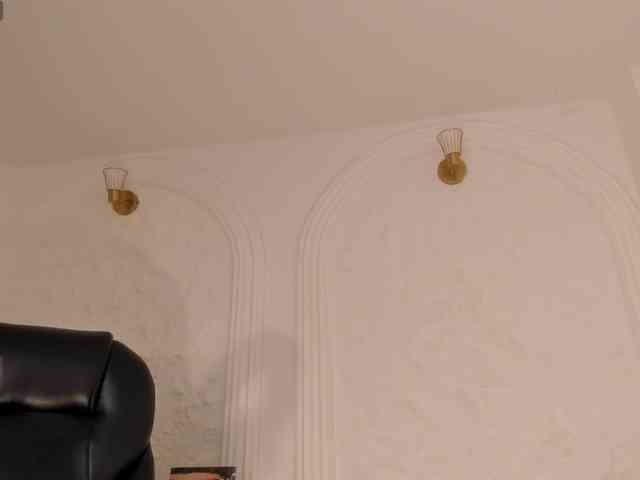 MiaFarrell webcam
