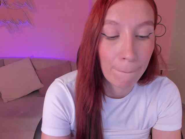MiaFarrell webcam