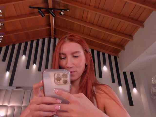 MiaFarrell webcam