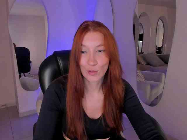 MiaFarrell webcam
