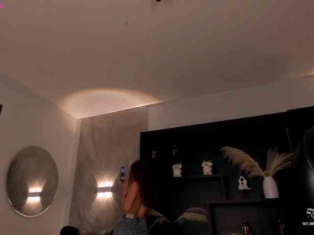 MiaFarrell webcam