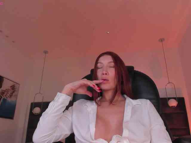 MiaFarrell webcam