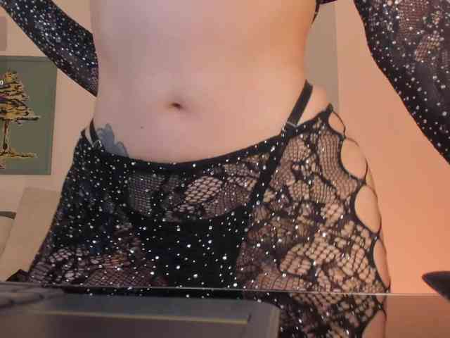 MiaFarrell webcam