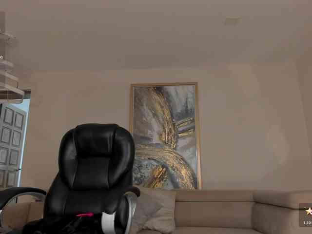 MiaFarrell webcam