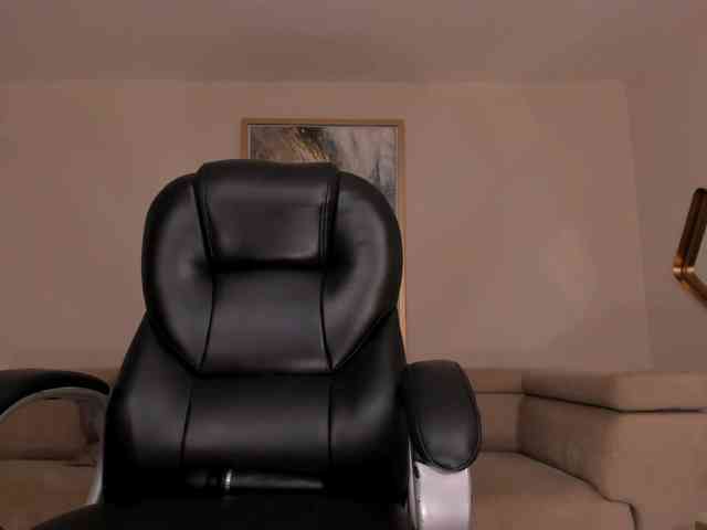 MiaFarrell webcam