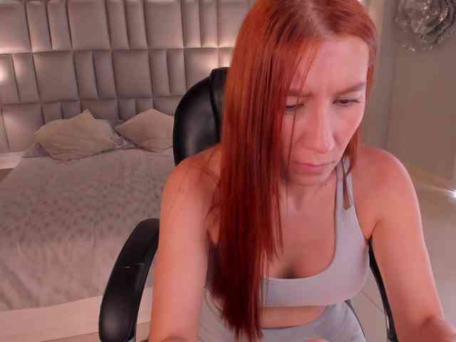 MiaFarrell webcam