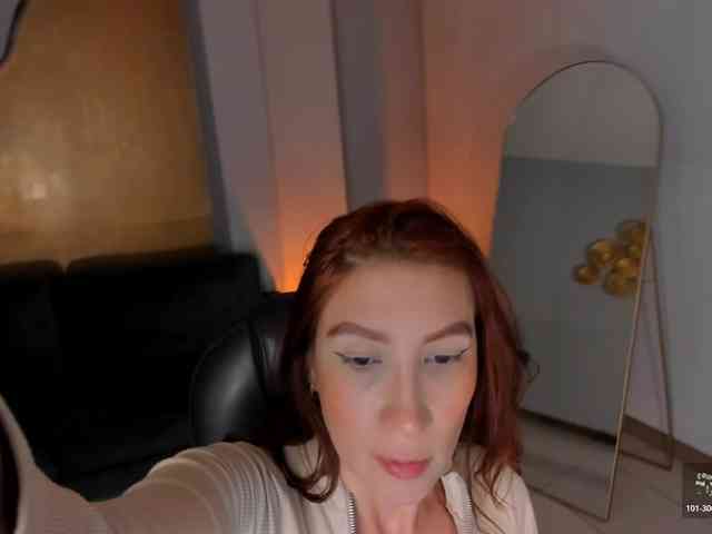 MiaFarrell webcam