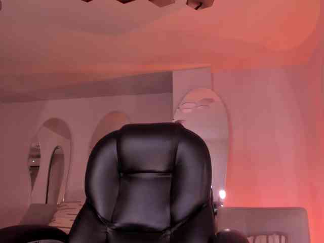 MiaFarrell webcam