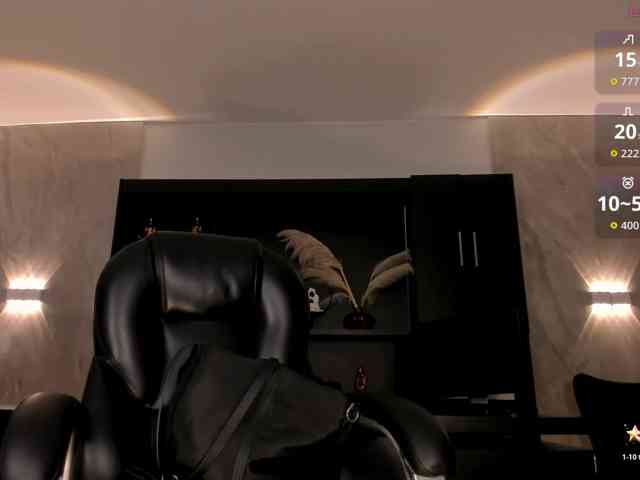 MiaFarrell webcam