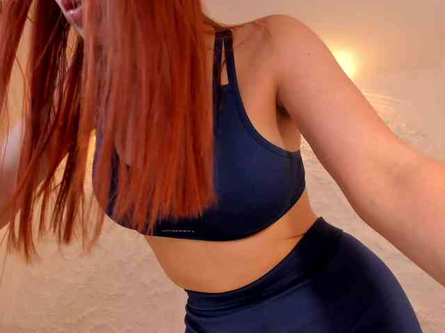 MiaFarrell webcam