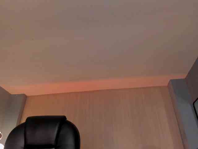 MiaFarrell webcam