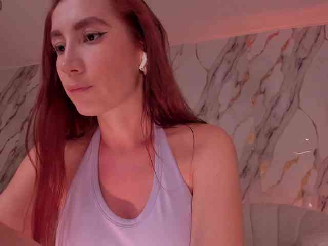 MiaFarrell webcam