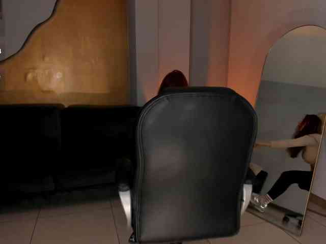MiaFarrell webcam