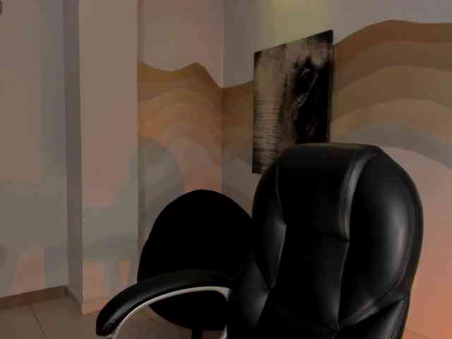 MiaFarrell webcam