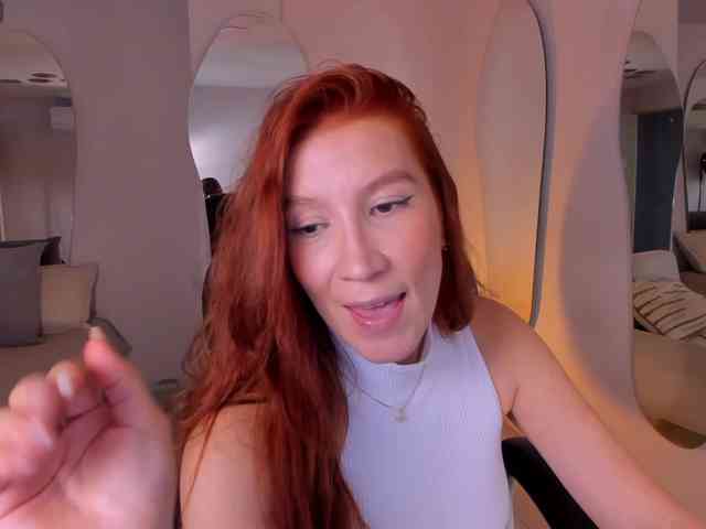 MiaFarrell webcam