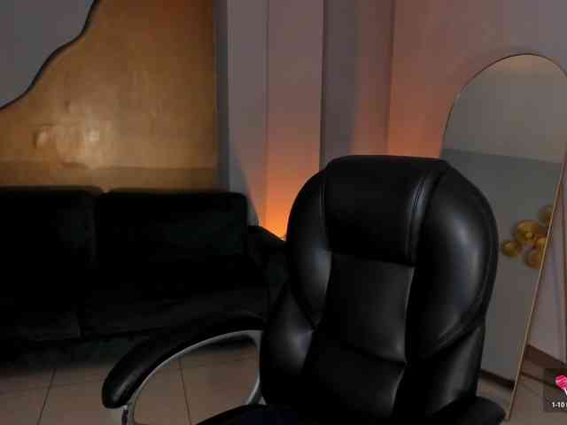 MiaFarrell webcam