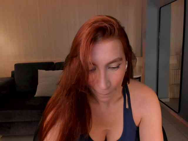 MiaFarrell webcam