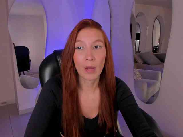 MiaFarrell webcam