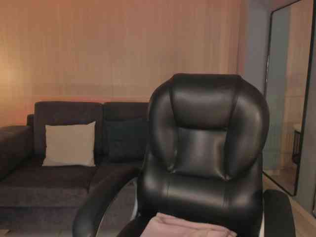 MiaFarrell webcam