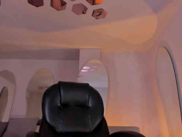 MiaFarrell webcam