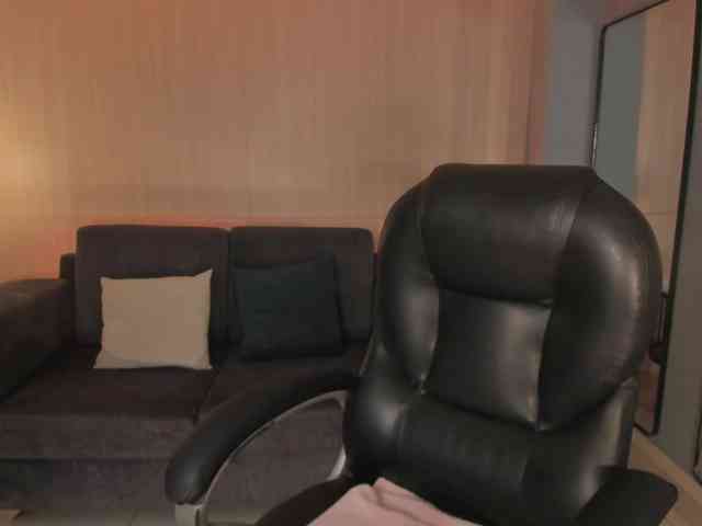 MiaFarrell webcam