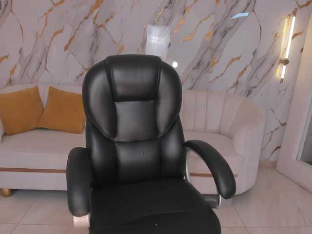 le modèle BellaCarteer est en webcam porno dans un show sur le site bongacams, il possède les tags suivants: Latino/Hispanic,Brunette,Shaved