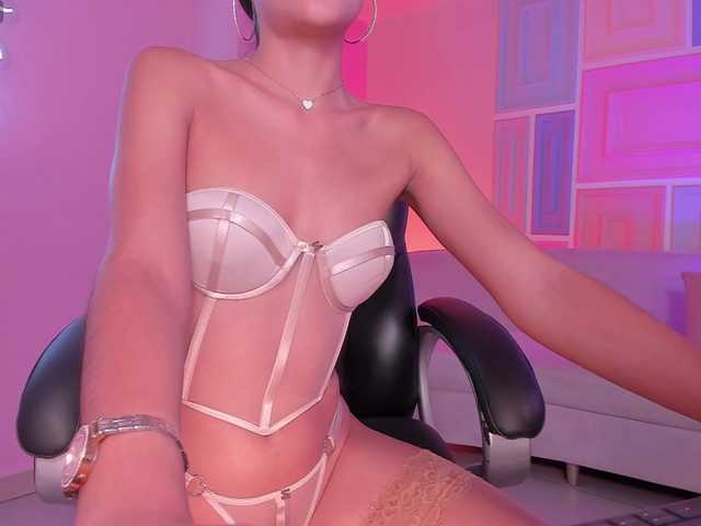 BellaCarteer live cam on BongaCams