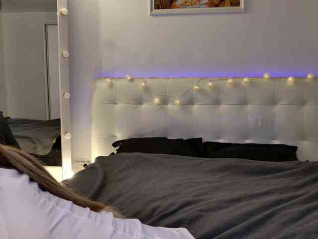 franksalise Live Webcam on BongaCams