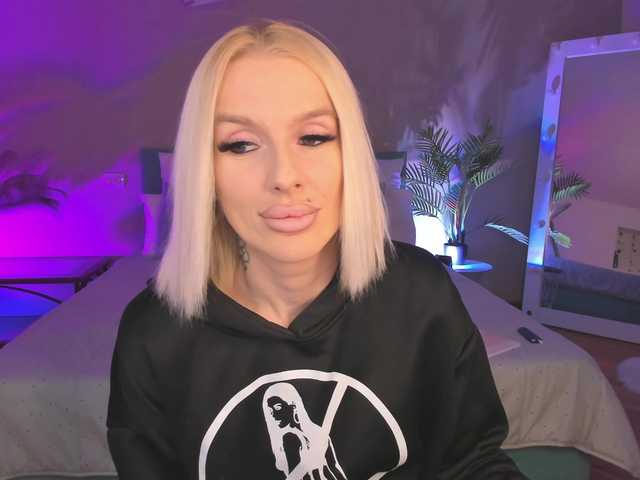 lana-sweetie's BongaCams show and profile